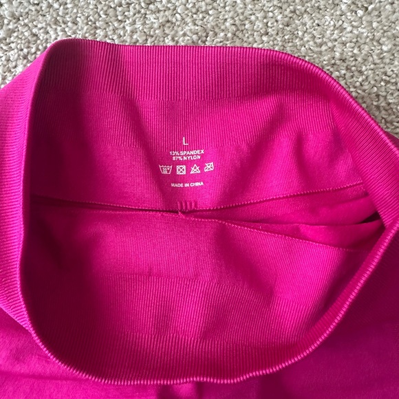 Alphalete Women's Fuchsia Bike Shorts - Picture 3 of 3